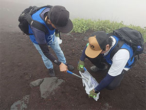 富士山清掃